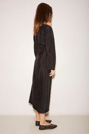 ROBE PORTEFEUILLE TAYLOR EN SATIN D'ACÉTATE CHARBON