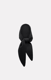 BLACK WOOL MAGNUM STYLING